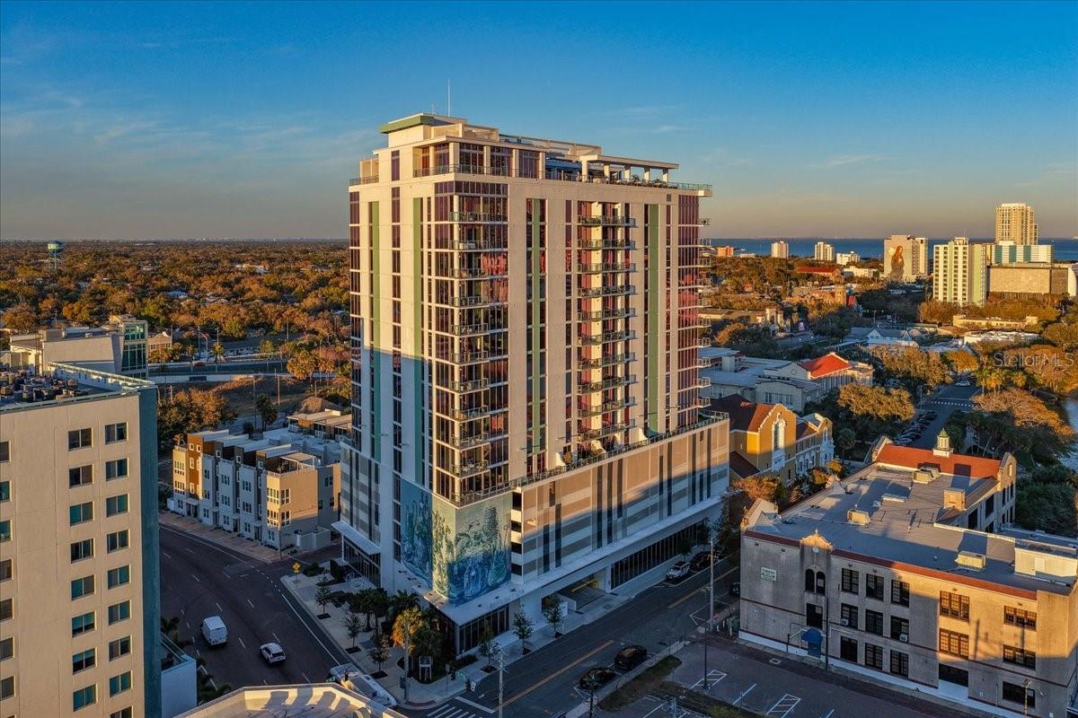 Image 3 of 60 For 777 3rd Avenue N 1202