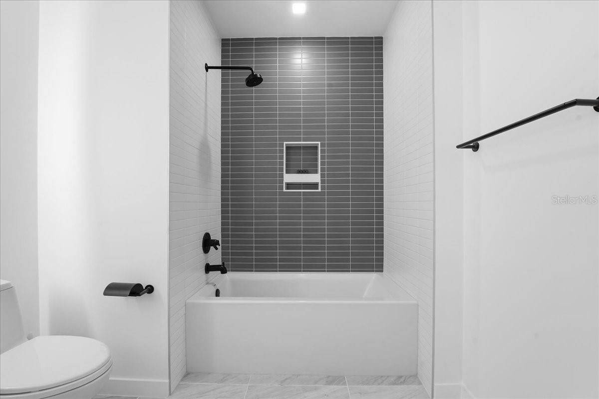 Image 30 of 60 For 777 3rd Avenue N 1202