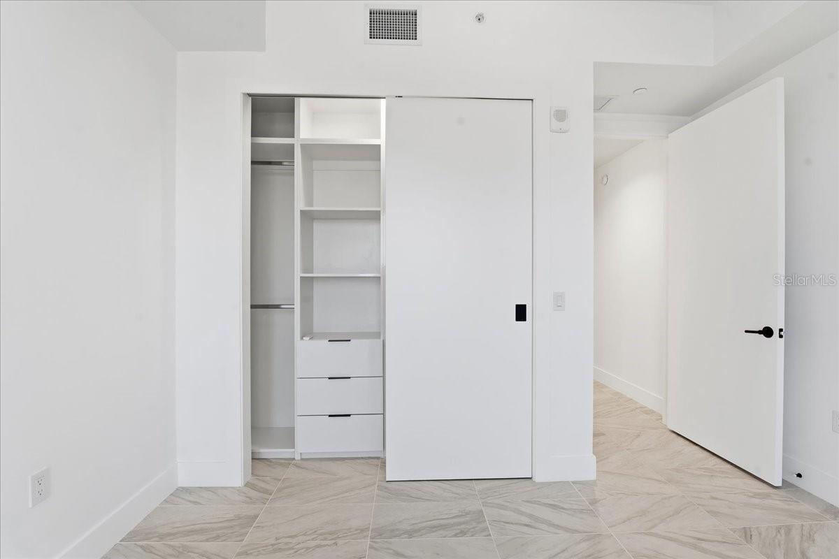 Image 32 of 60 For 777 3rd Avenue N 1202