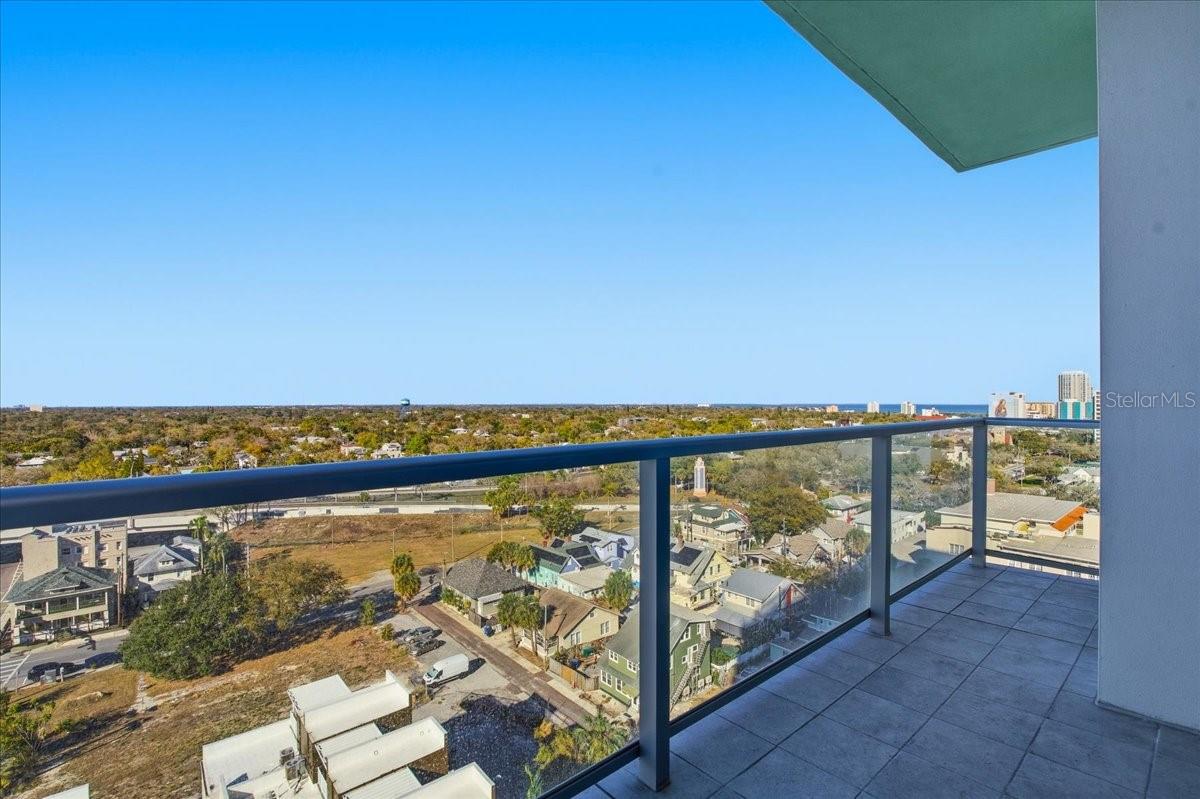 Image 6 of 60 For 777 3rd Avenue N 1202