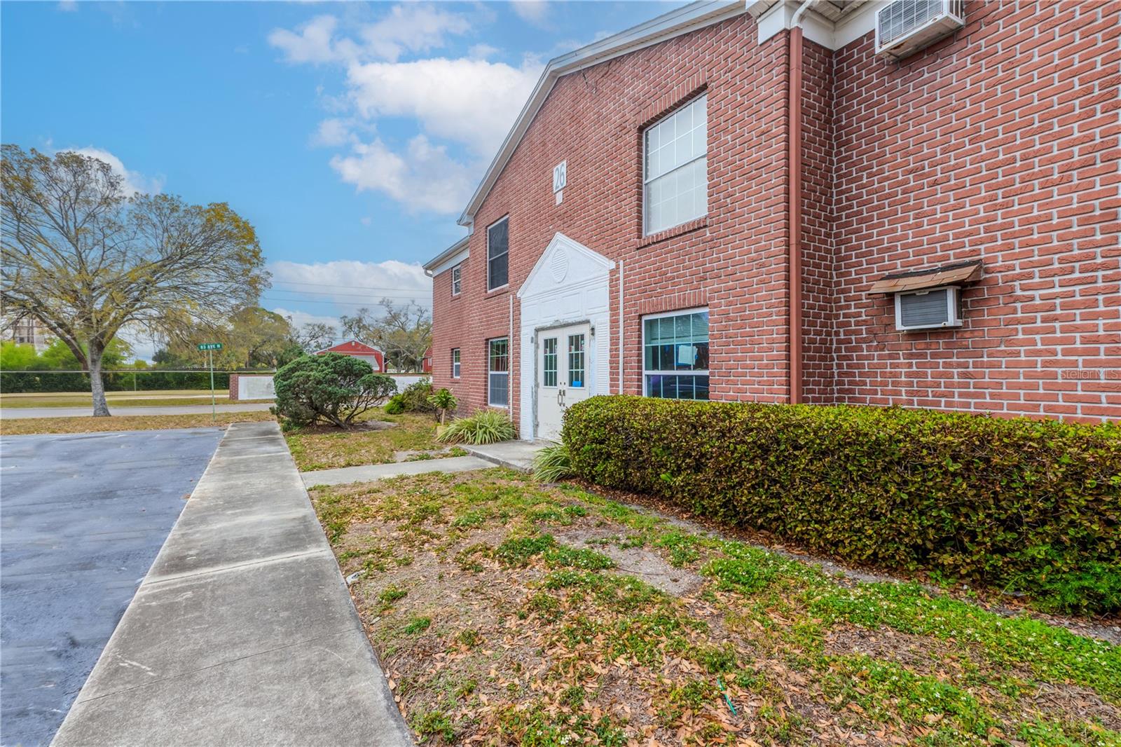 Listing photo id 17 for 8340 12th Street N A