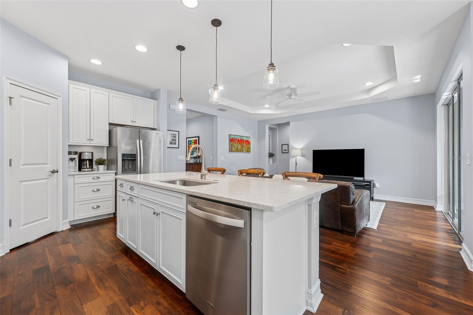 Image 15 of 39 For 8011 Red Orchard Court