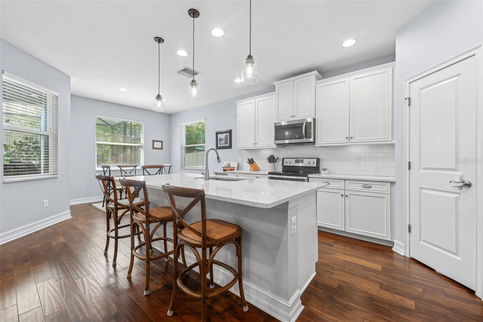 Image 16 of 39 For 8011 Red Orchard Court