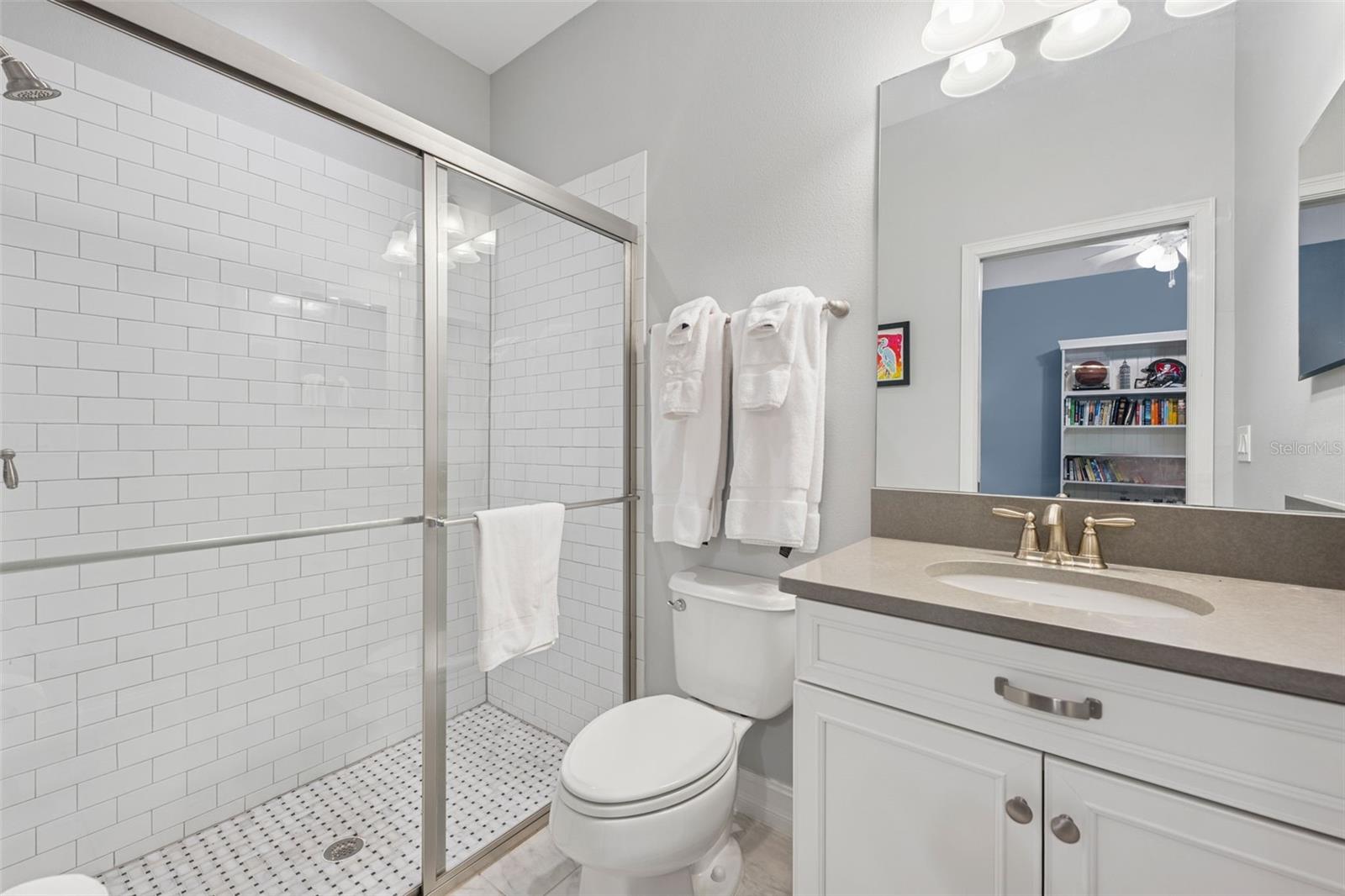 Image 21 of 39 For 8011 Red Orchard Court