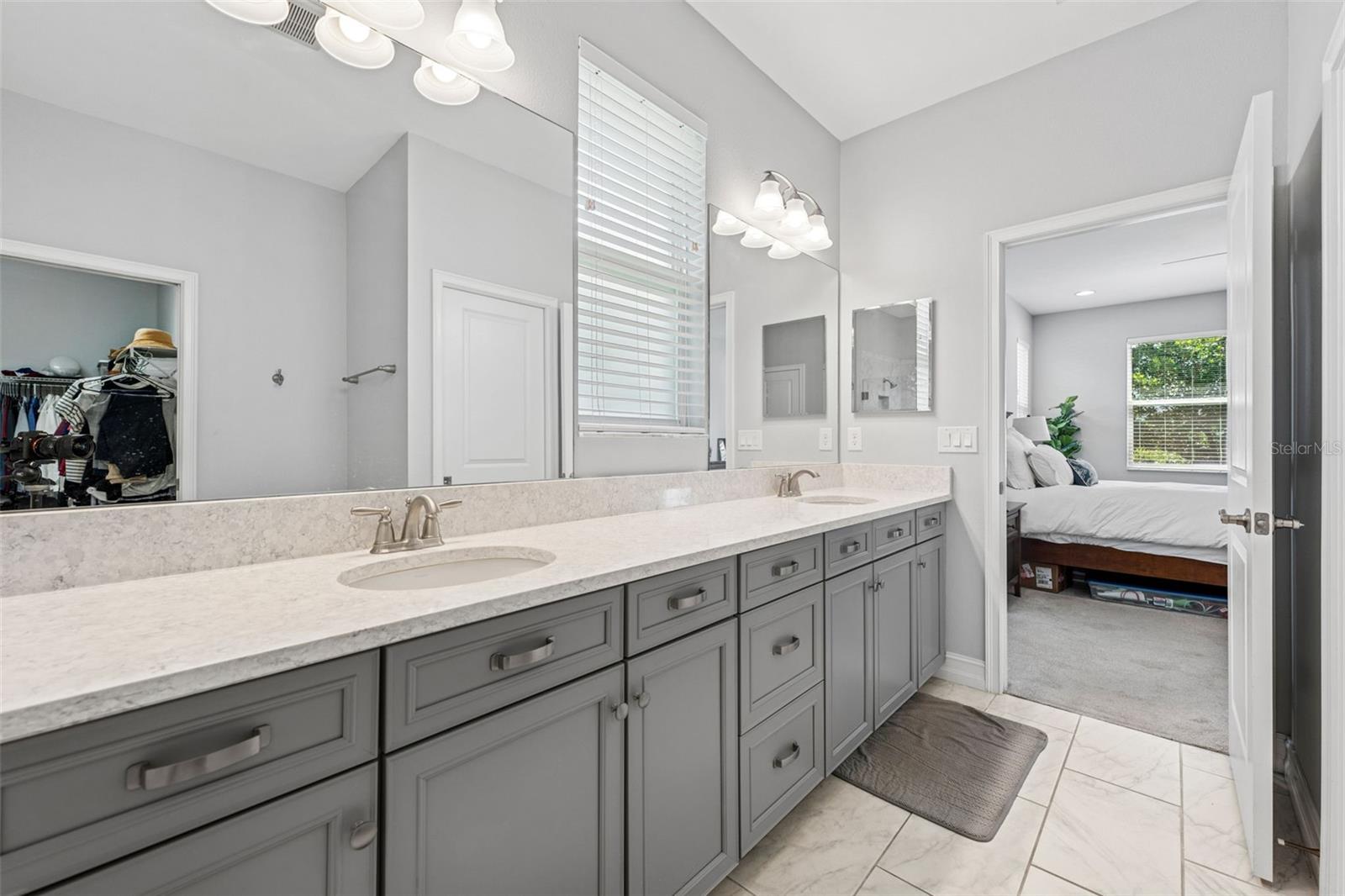 Image 25 of 39 For 8011 Red Orchard Court