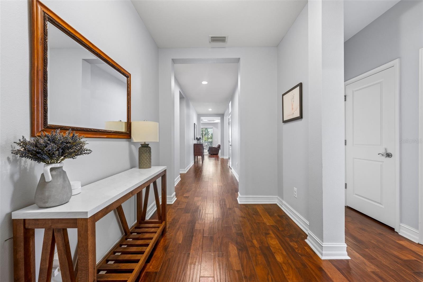 Image 6 of 39 For 8011 Red Orchard Court