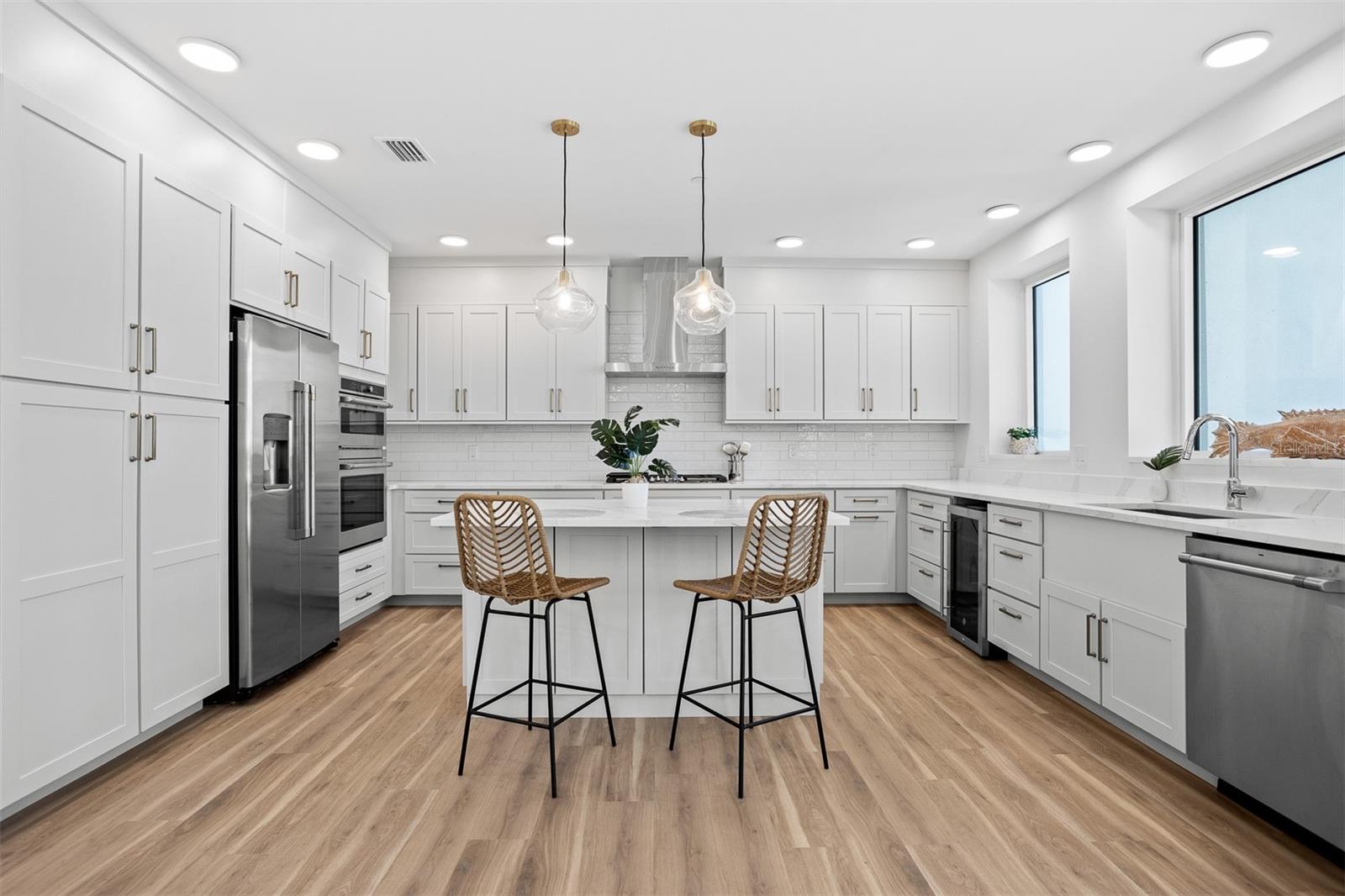 Listing photo id 9 for 870 Osceola Avenue