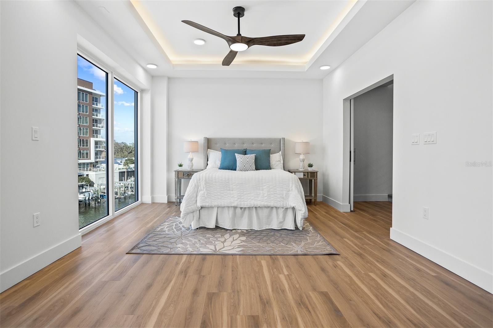 Listing photo id 17 for 870 Osceola Avenue