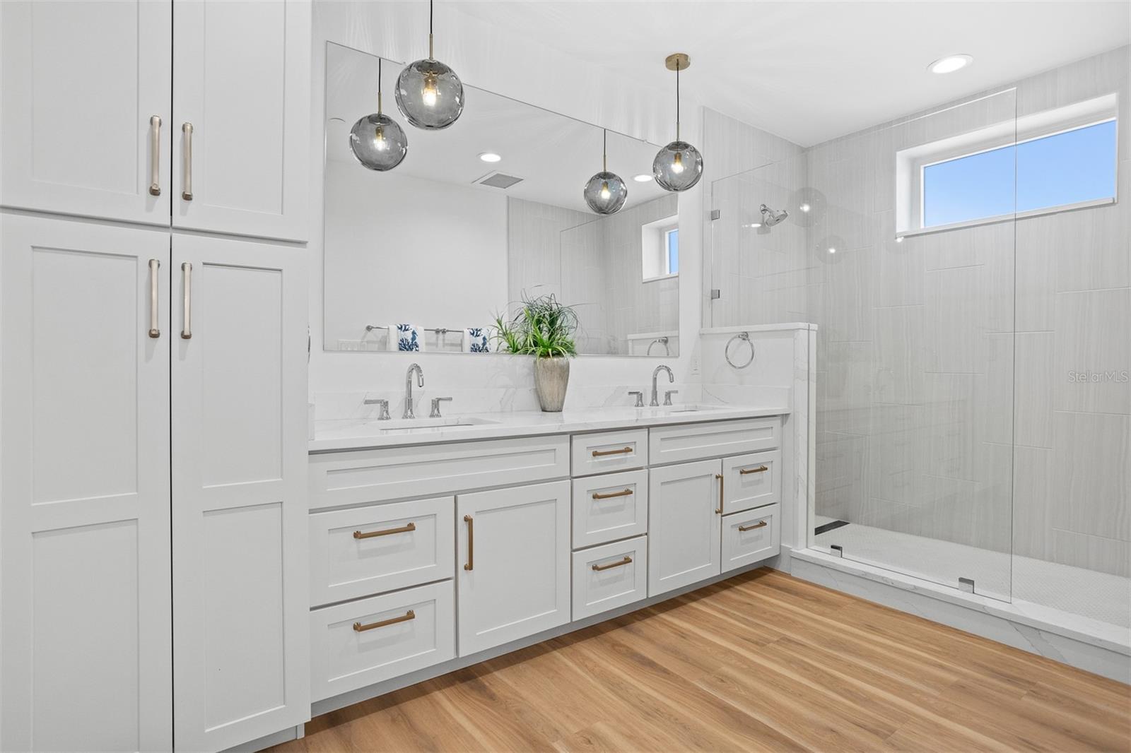 Listing photo id 24 for 870 Osceola Avenue