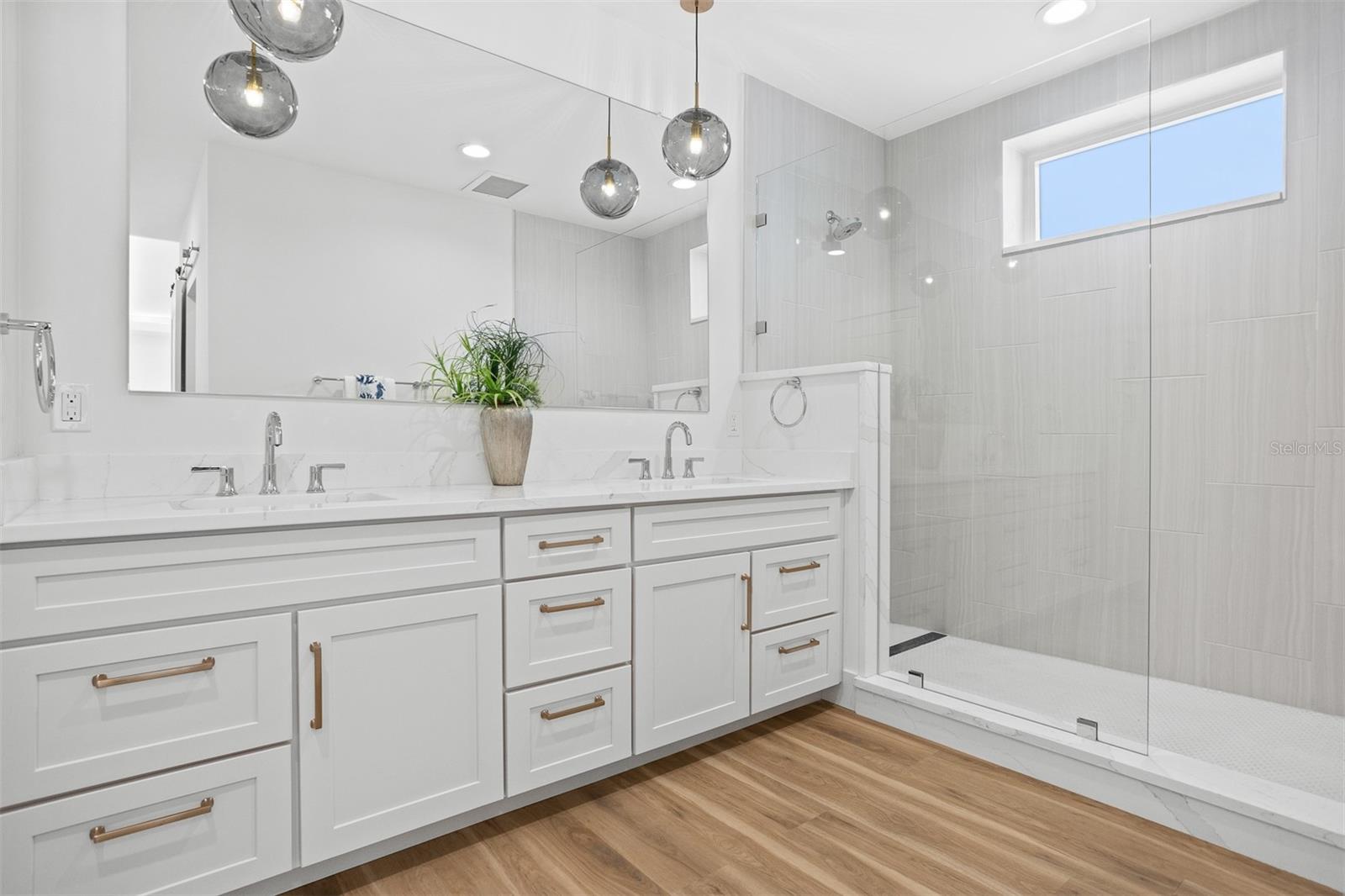 Listing photo id 25 for 870 Osceola Avenue