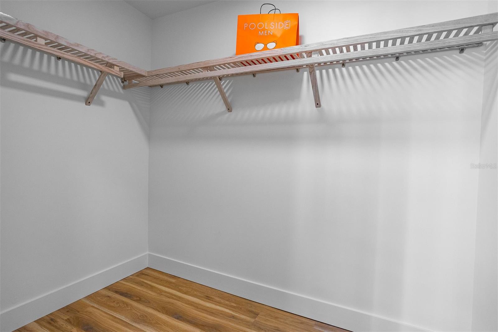 Listing photo id 28 for 870 Osceola Avenue