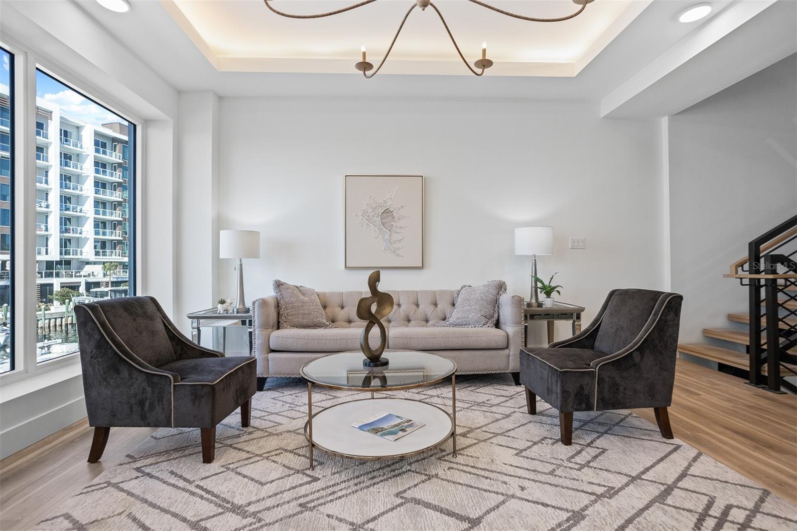 Listing photo id 3 for 870 Osceola Avenue