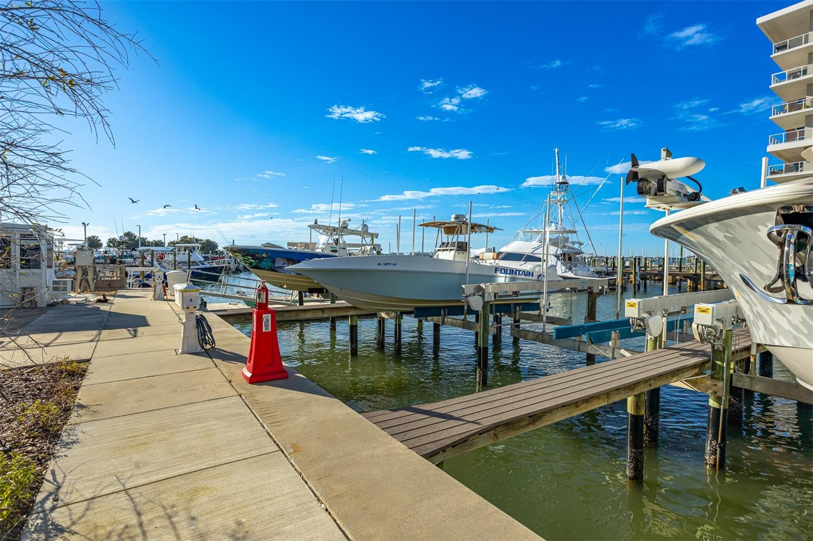 Listing photo id 51 for 870 Osceola Avenue