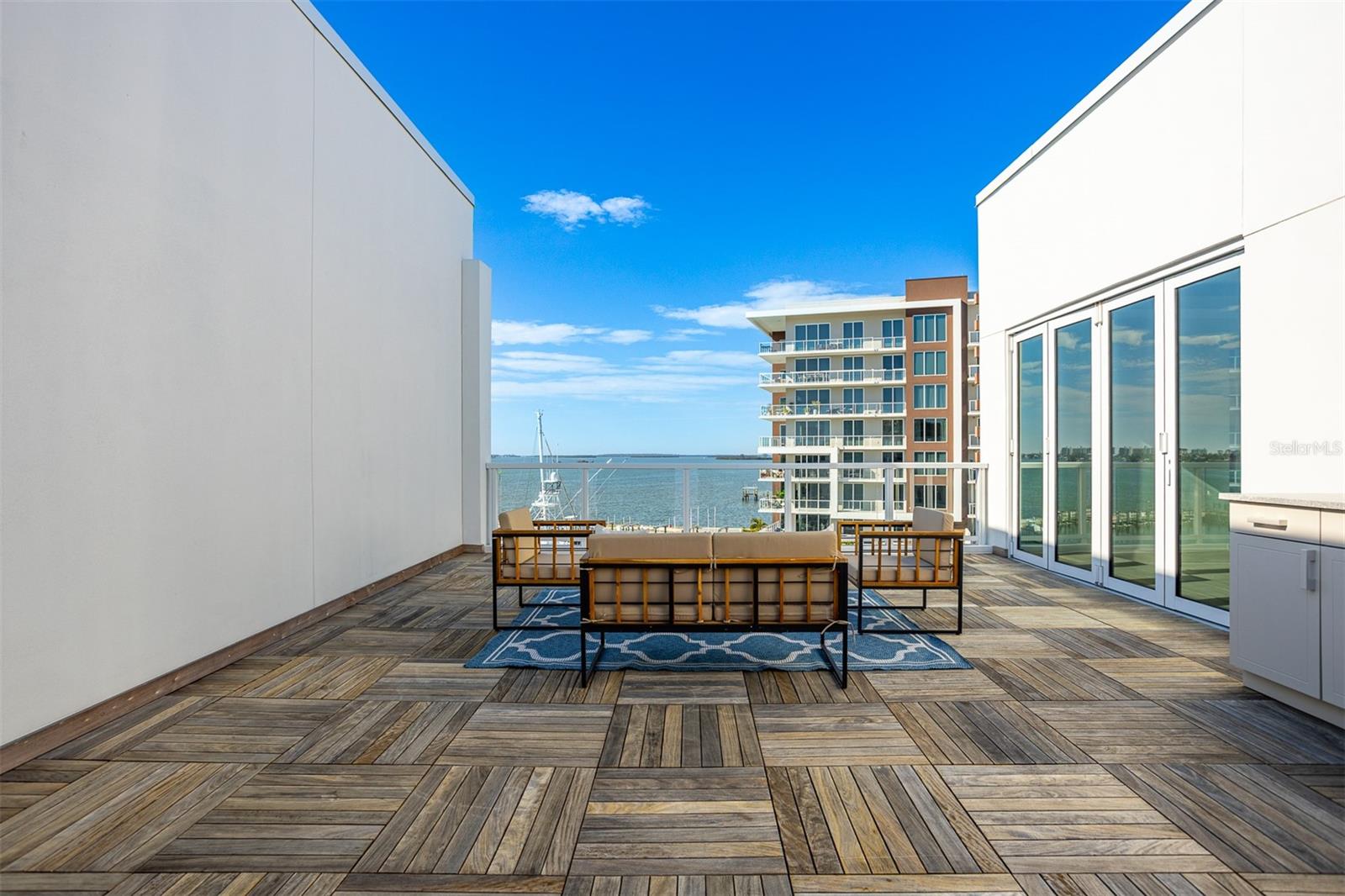 Listing photo id 59 for 870 Osceola Avenue