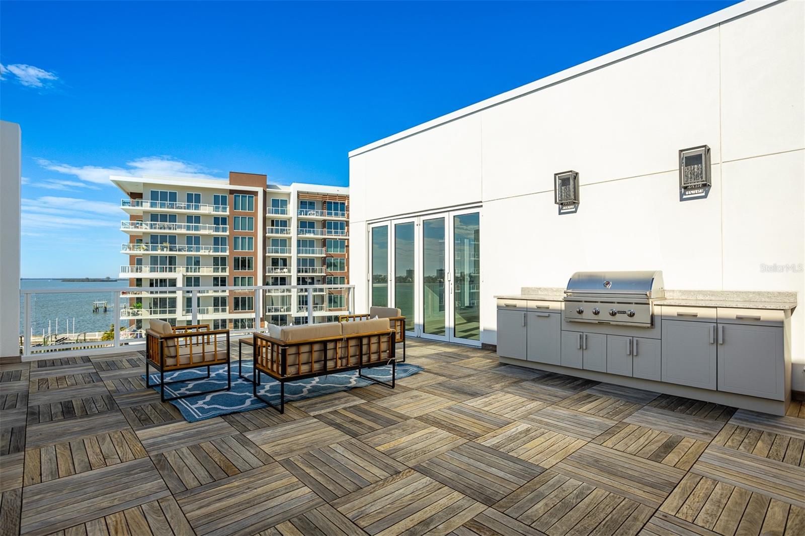 Listing photo id 60 for 870 Osceola Avenue