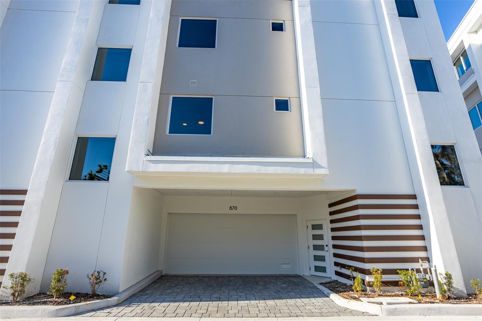 Listing photo id 67 for 870 Osceola Avenue