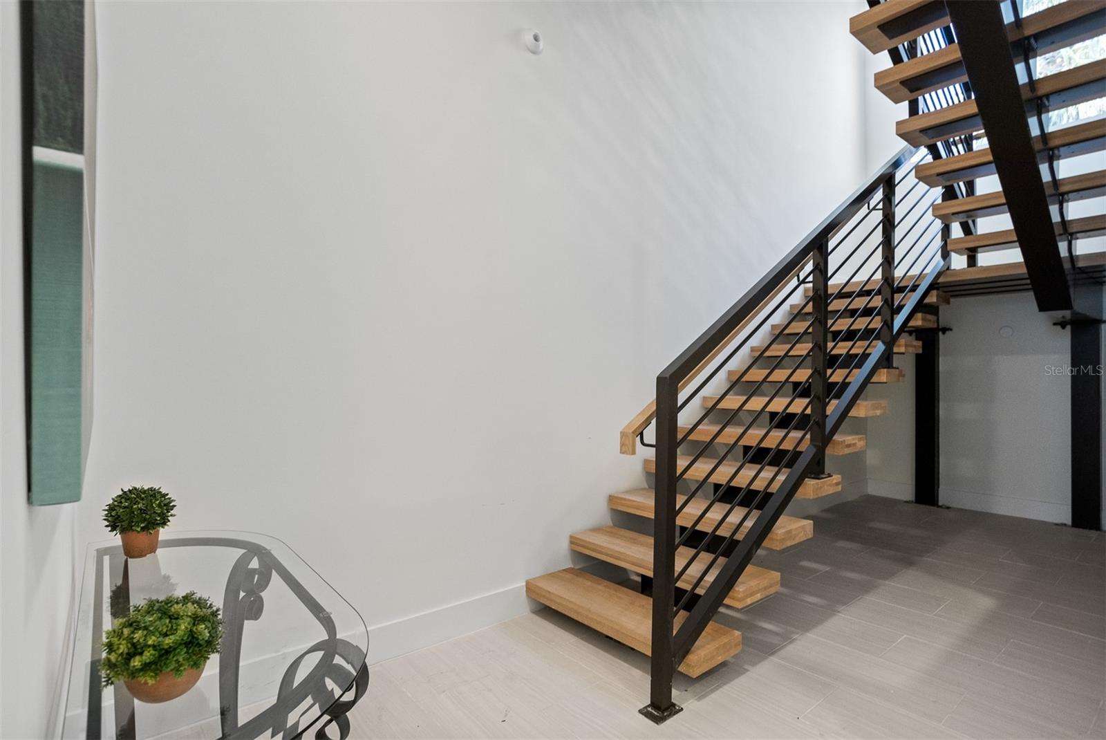 Listing photo id 75 for 870 Osceola Avenue