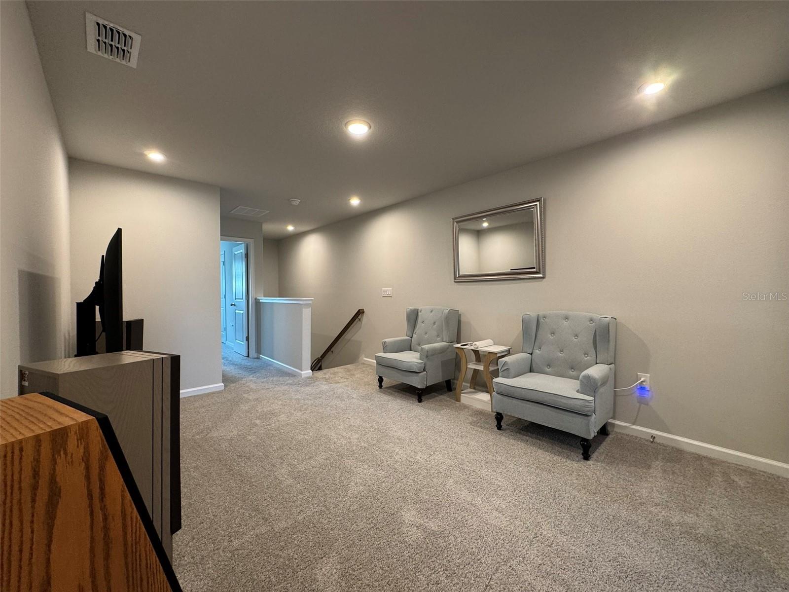 Image 14 of 33 For 26046 Woven Wicker Bend