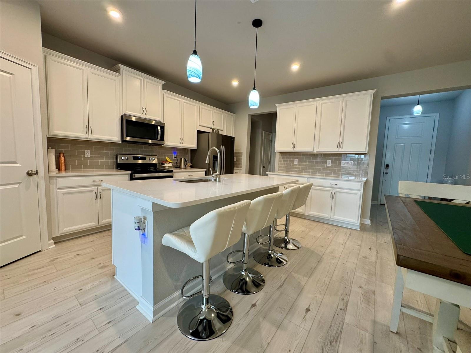 Image 5 of 33 For 26046 Woven Wicker Bend