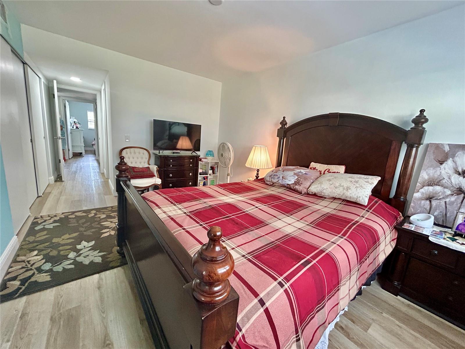 Image 18 of 53 For 2286 Norwegian Drive 8