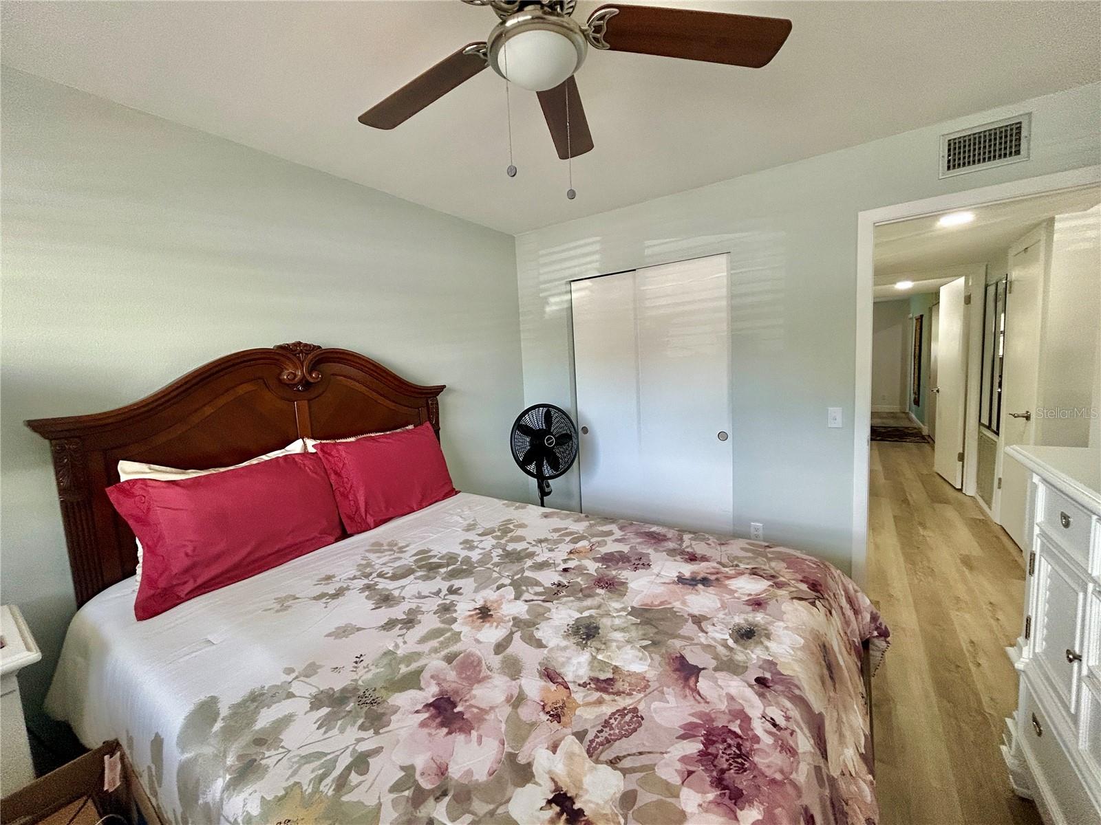 Image 25 of 53 For 2286 Norwegian Drive 8