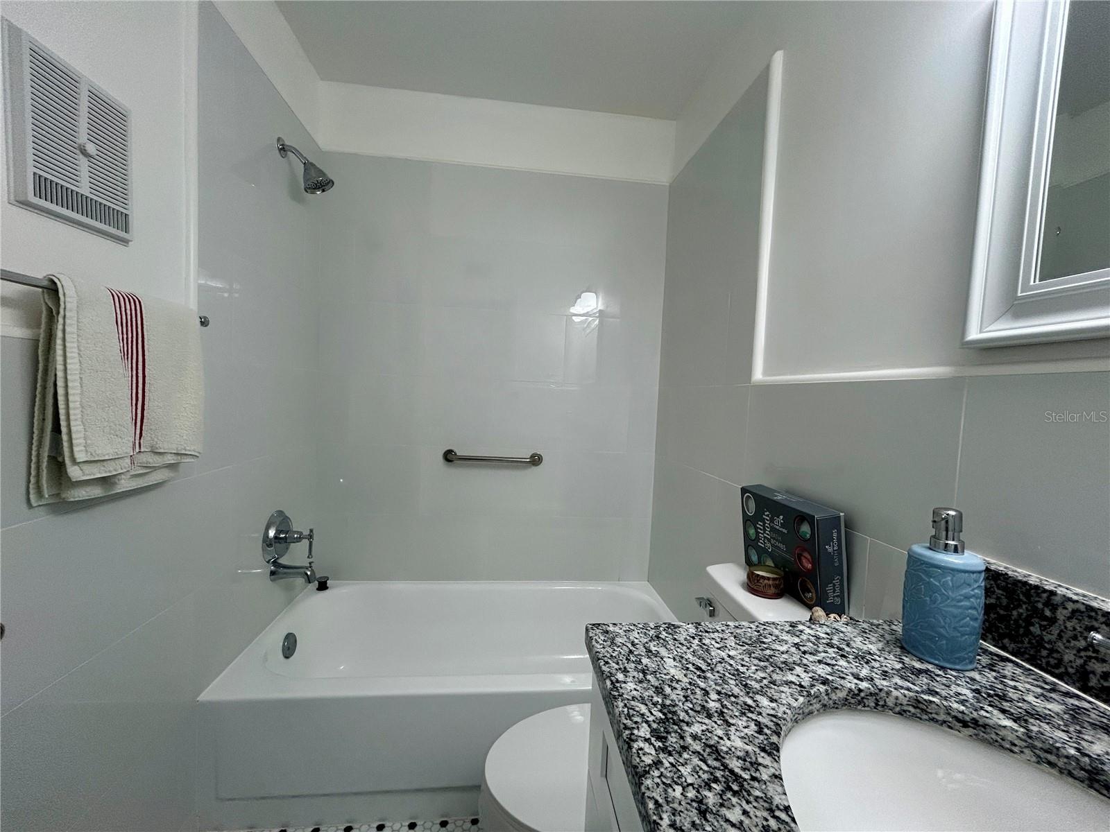 Image 28 of 53 For 2286 Norwegian Drive 8