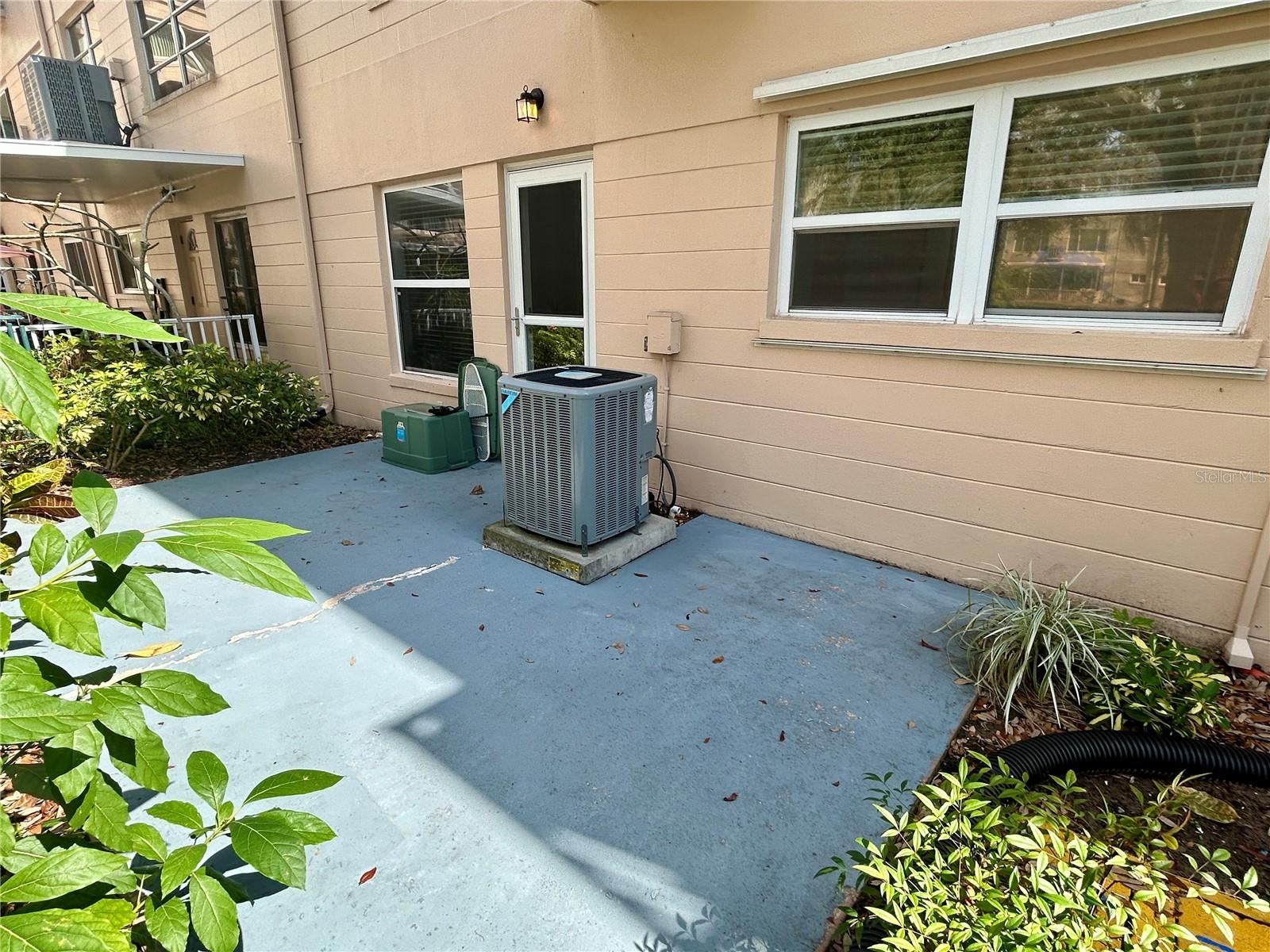 Image 31 of 53 For 2286 Norwegian Drive 8