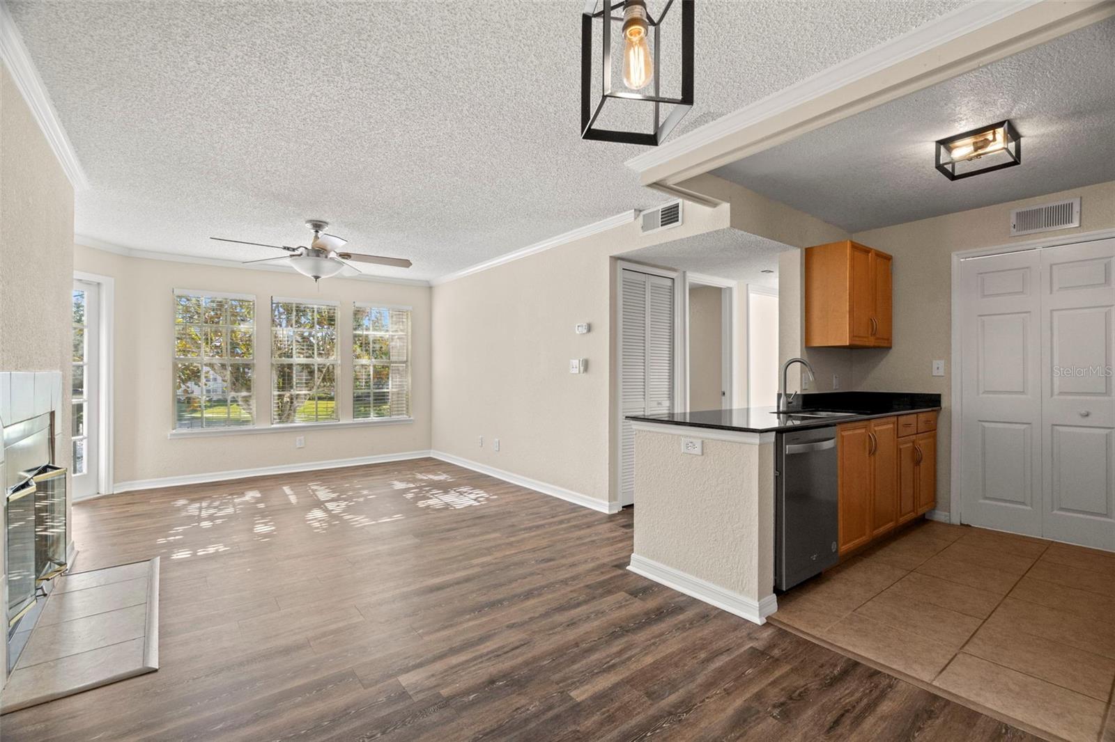 Image 13 of 35 For 3310 Haviland Court 203