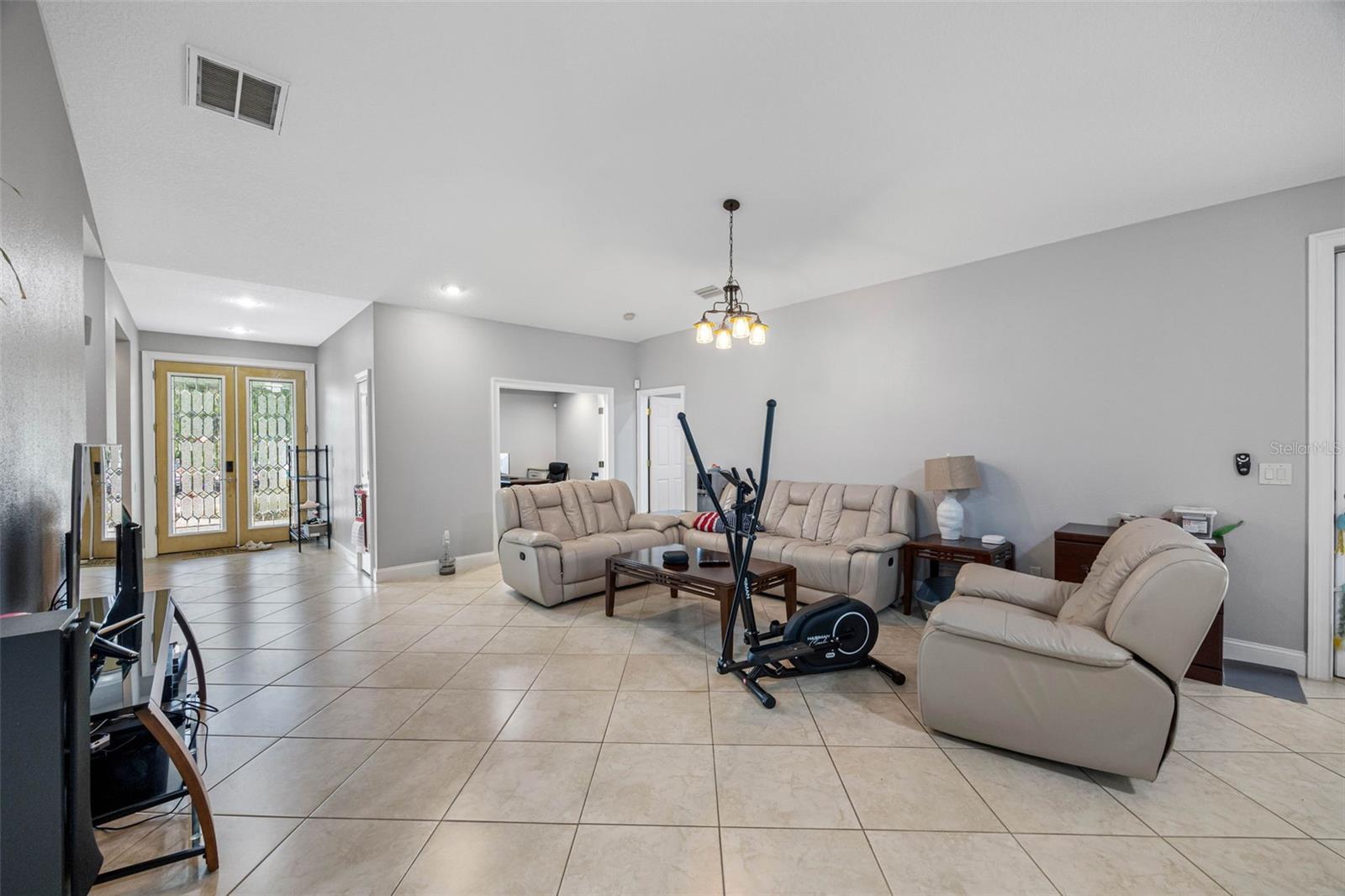 Image 13 of 53 For 534 Berkley Avenue