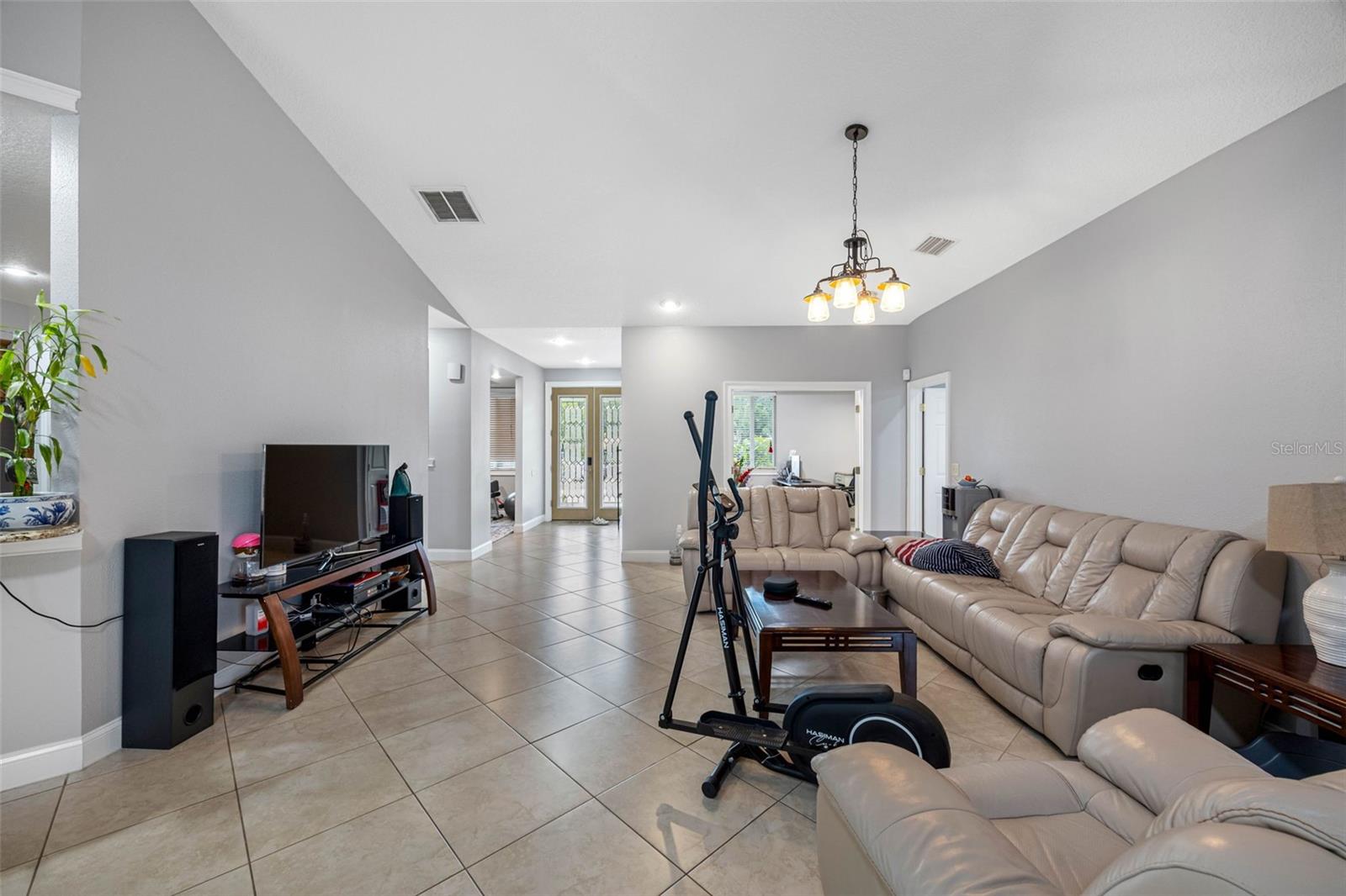 Image 14 of 53 For 534 Berkley Avenue