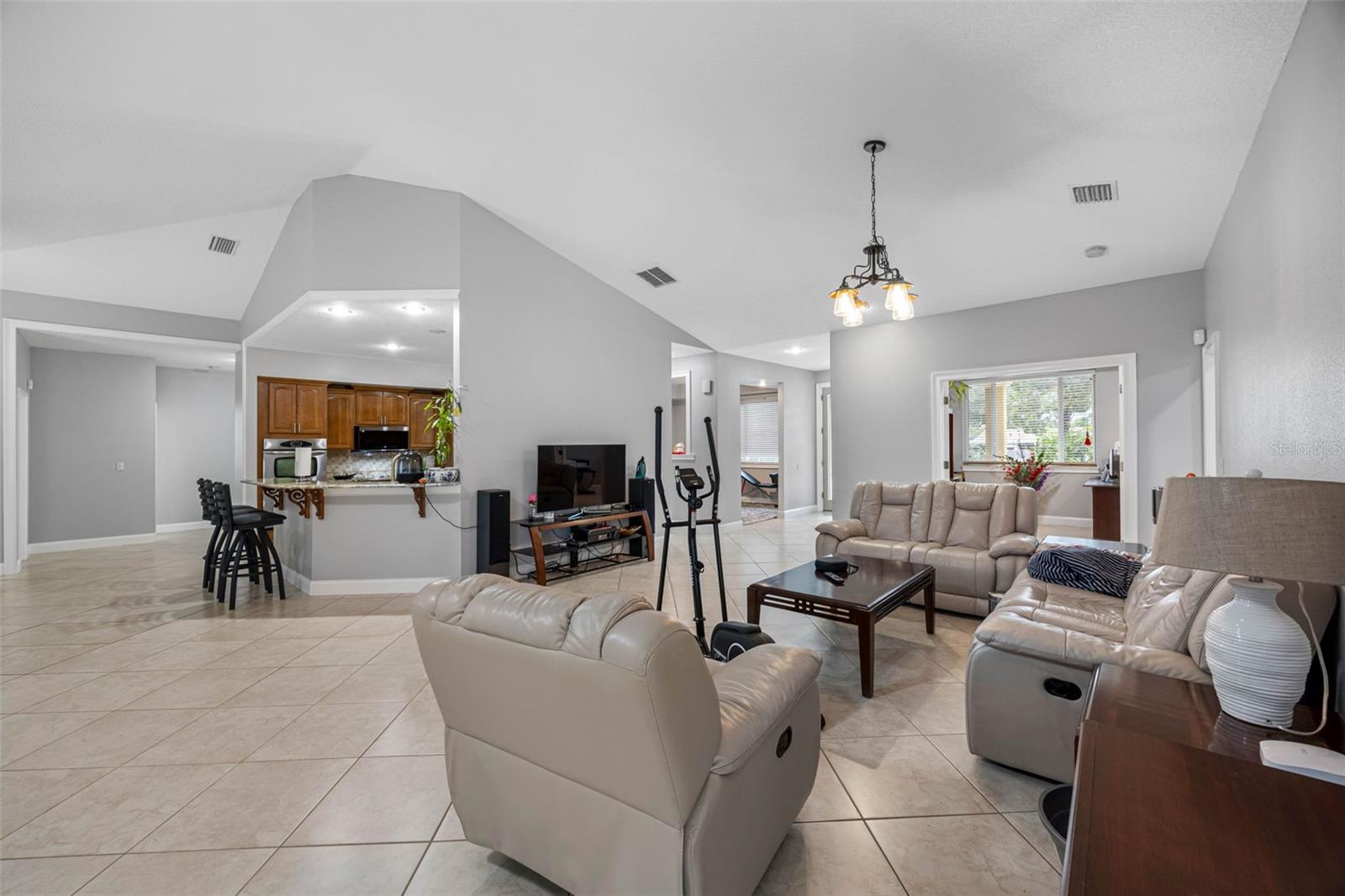 Image 15 of 53 For 534 Berkley Avenue