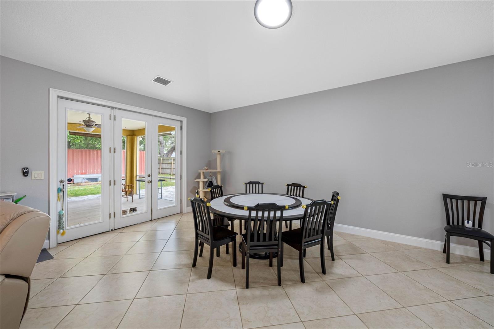 Image 18 of 53 For 534 Berkley Avenue