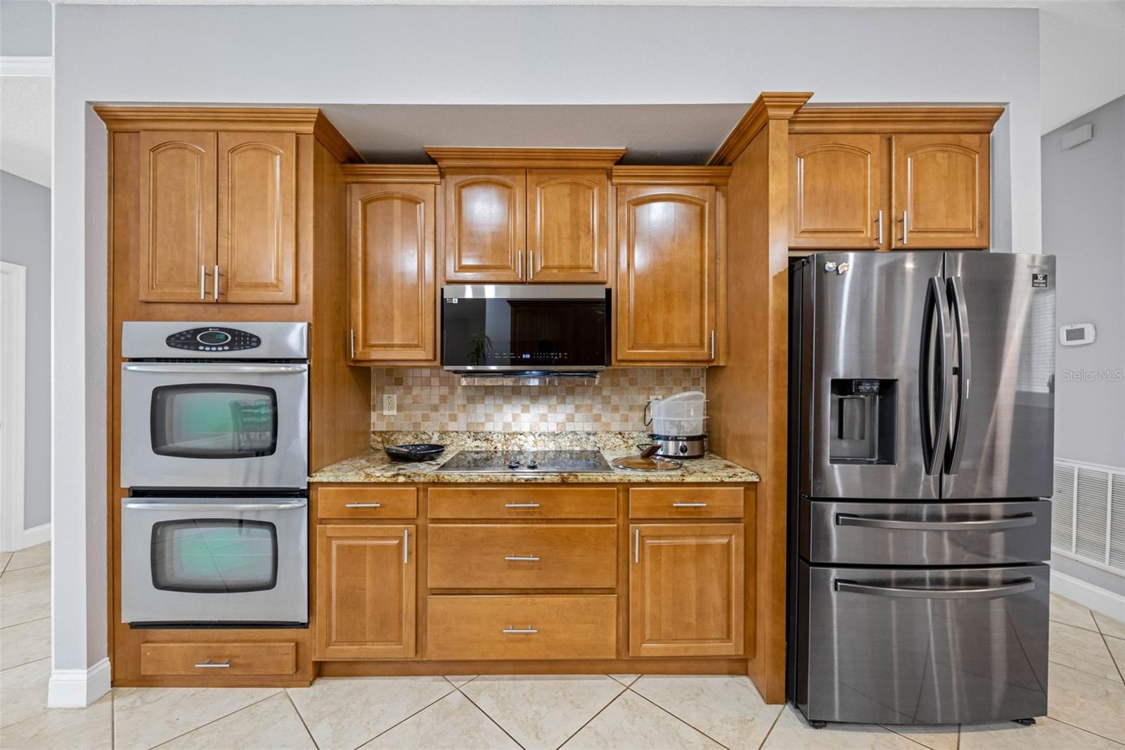 Image 22 of 53 For 534 Berkley Avenue