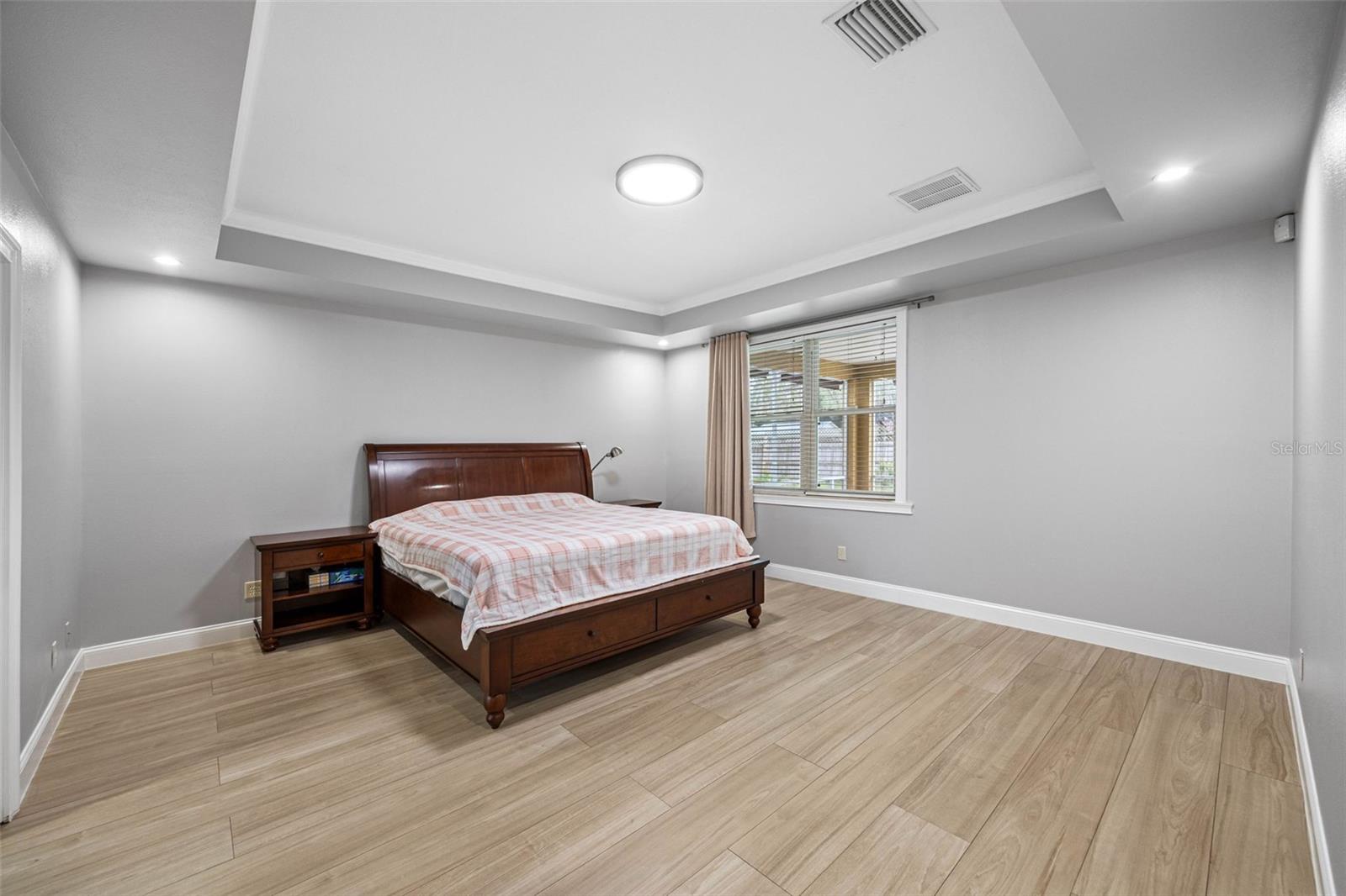 Image 31 of 53 For 534 Berkley Avenue