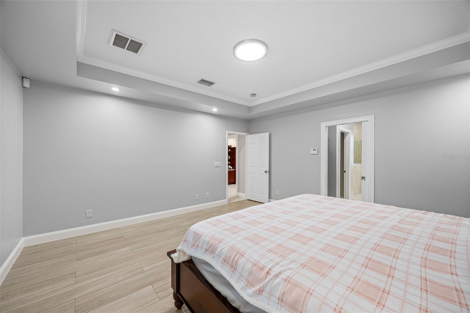 Image 33 of 53 For 534 Berkley Avenue