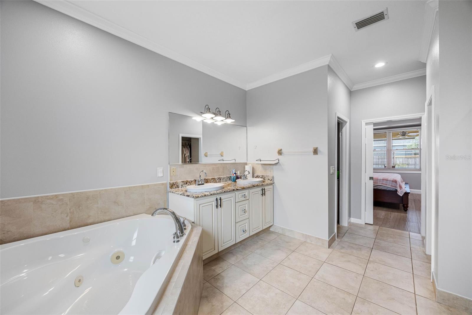 Image 35 of 53 For 534 Berkley Avenue