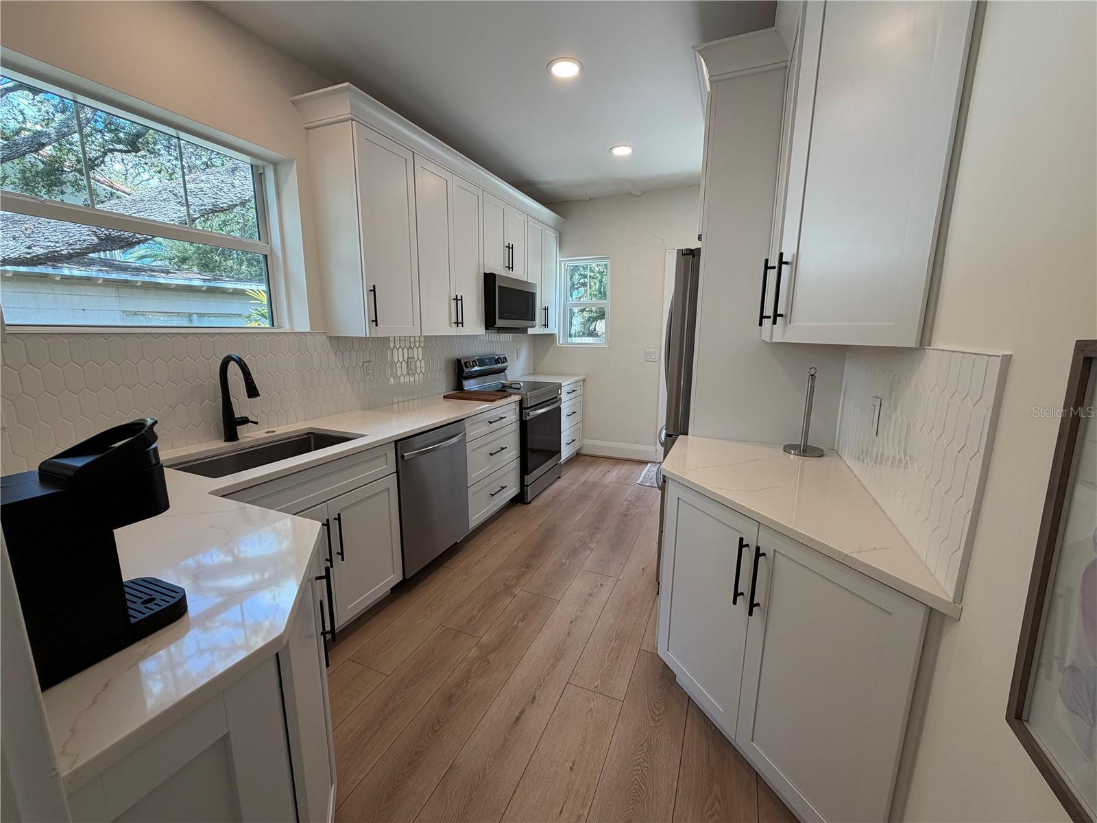 Image 5 of 14 For 51 Aegean Avenue