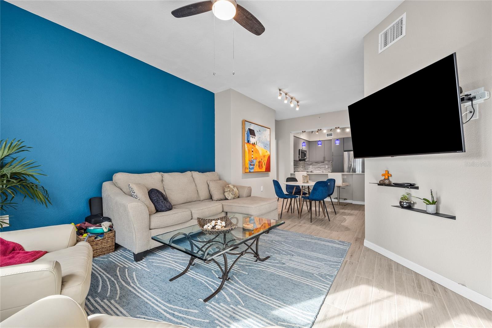 Image 10 of 44 For 200 4th Avenue S 320