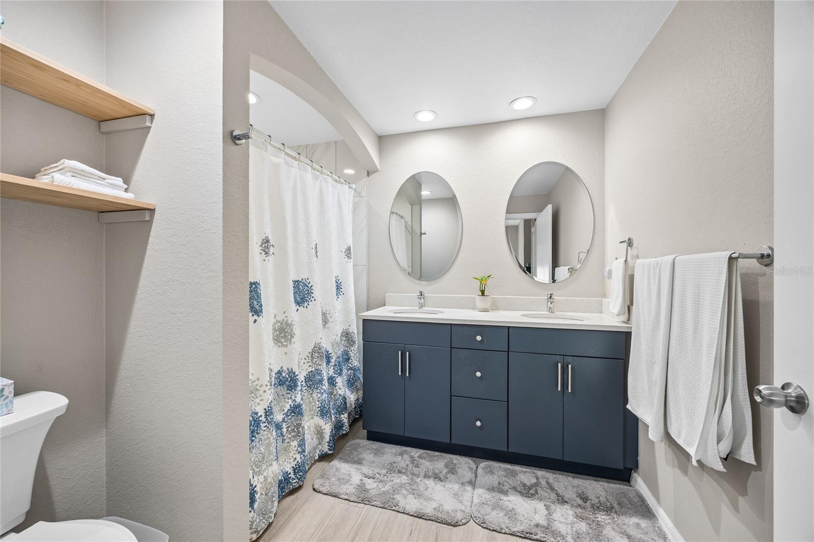 Image 15 of 44 For 200 4th Avenue S 320