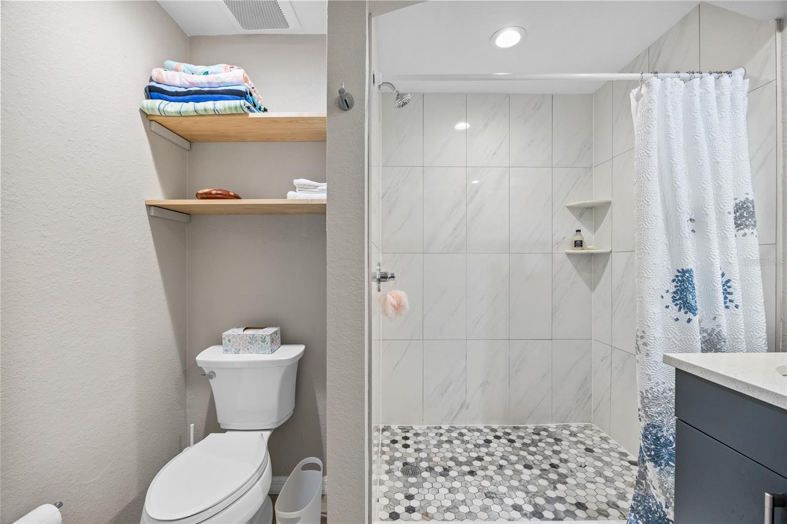 Image 16 of 44 For 200 4th Avenue S 320