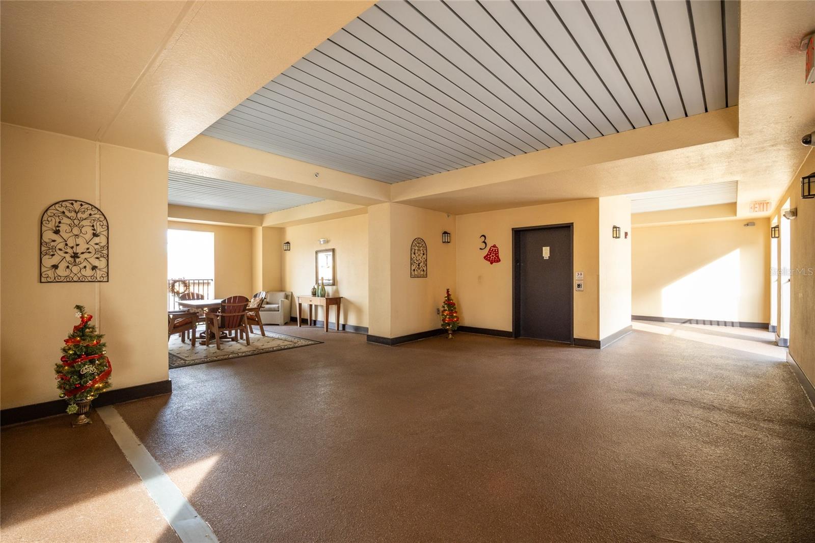 Image 27 of 44 For 200 4th Avenue S 320