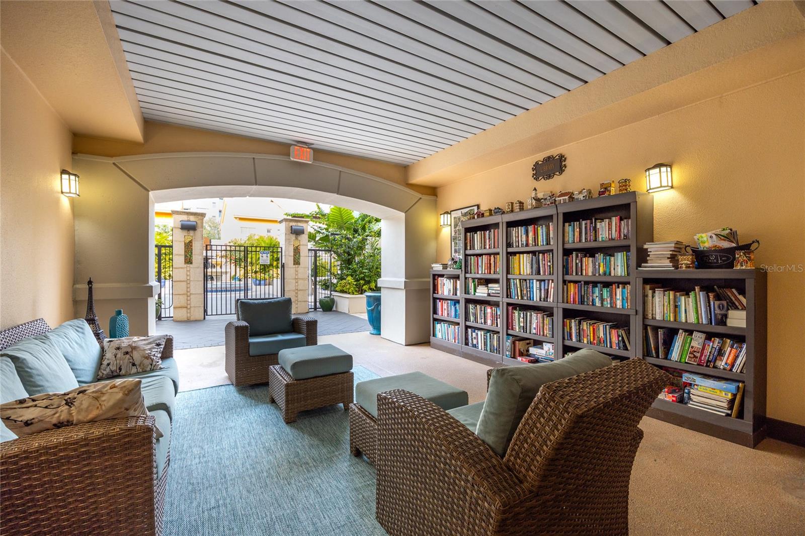 Image 28 of 44 For 200 4th Avenue S 320