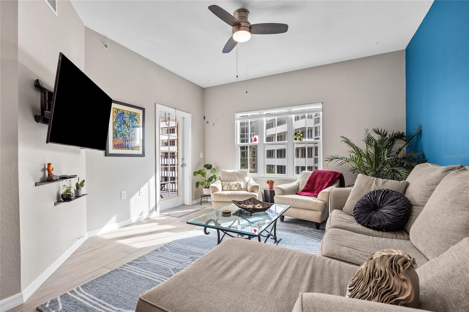 Image 6 of 44 For 200 4th Avenue S 320