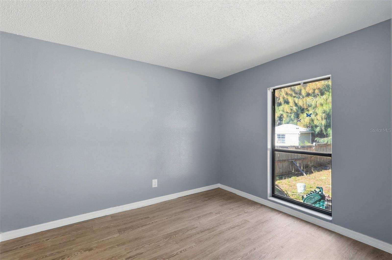 Image 16 of 34 For 11696 Currie Lane