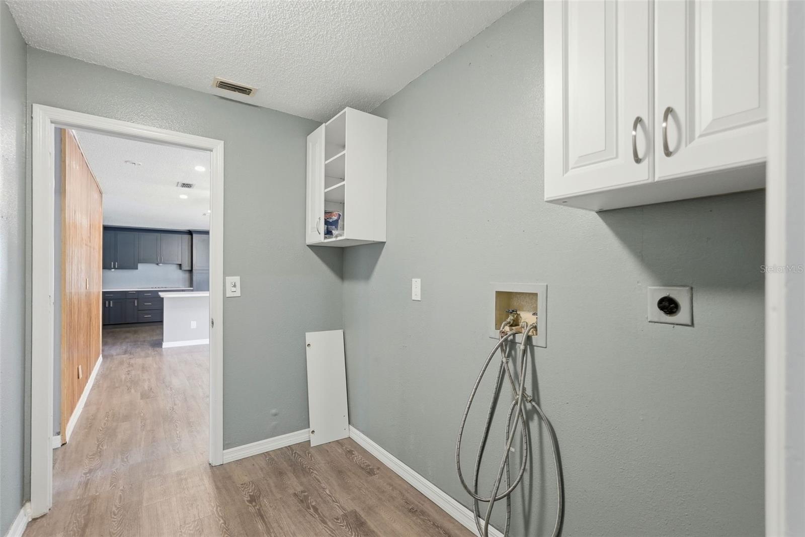 Image 20 of 34 For 11696 Currie Lane