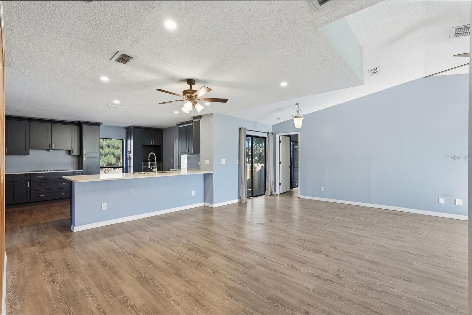 Image 4 of 34 For 11696 Currie Lane