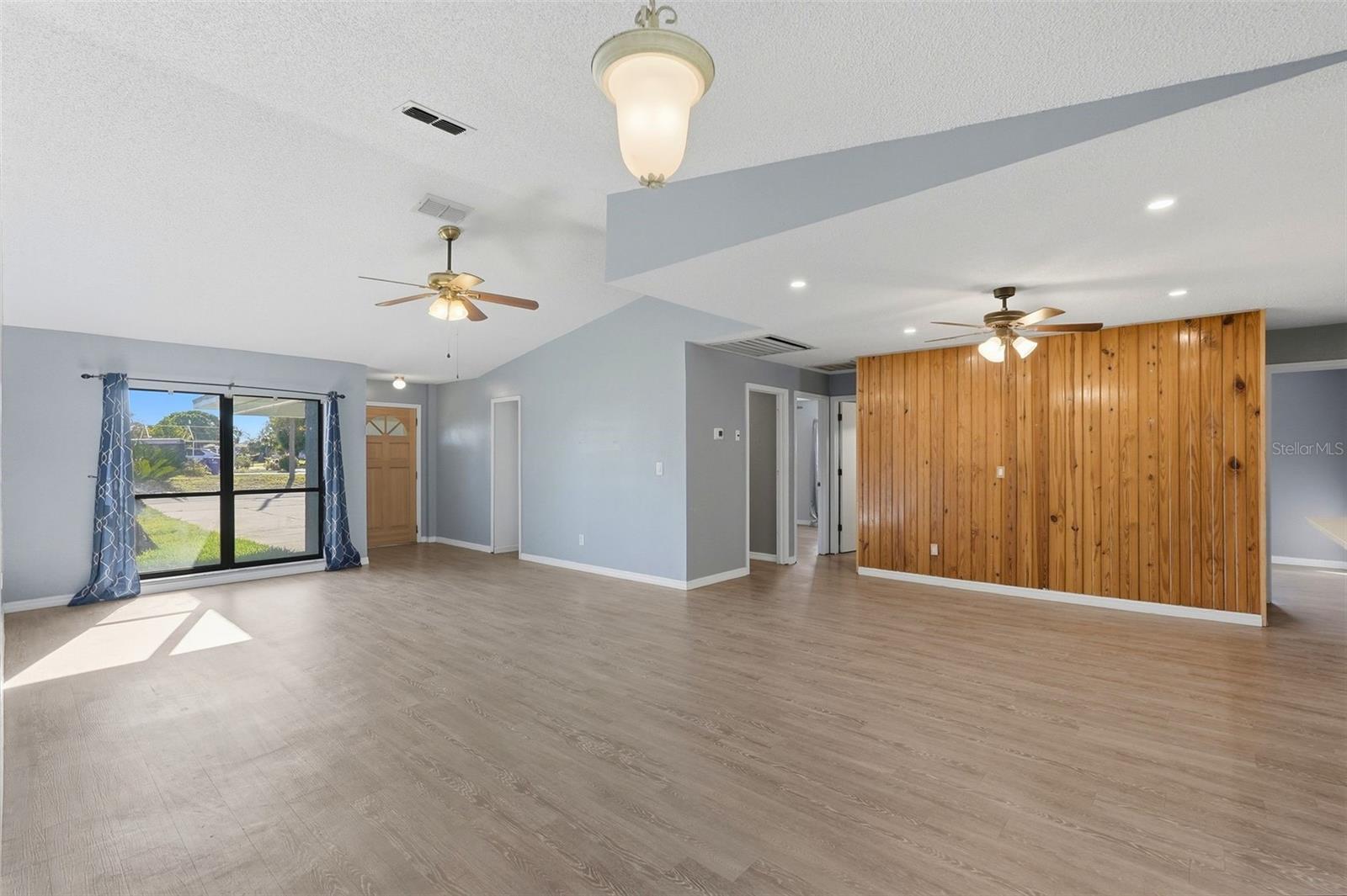 Image 5 of 34 For 11696 Currie Lane