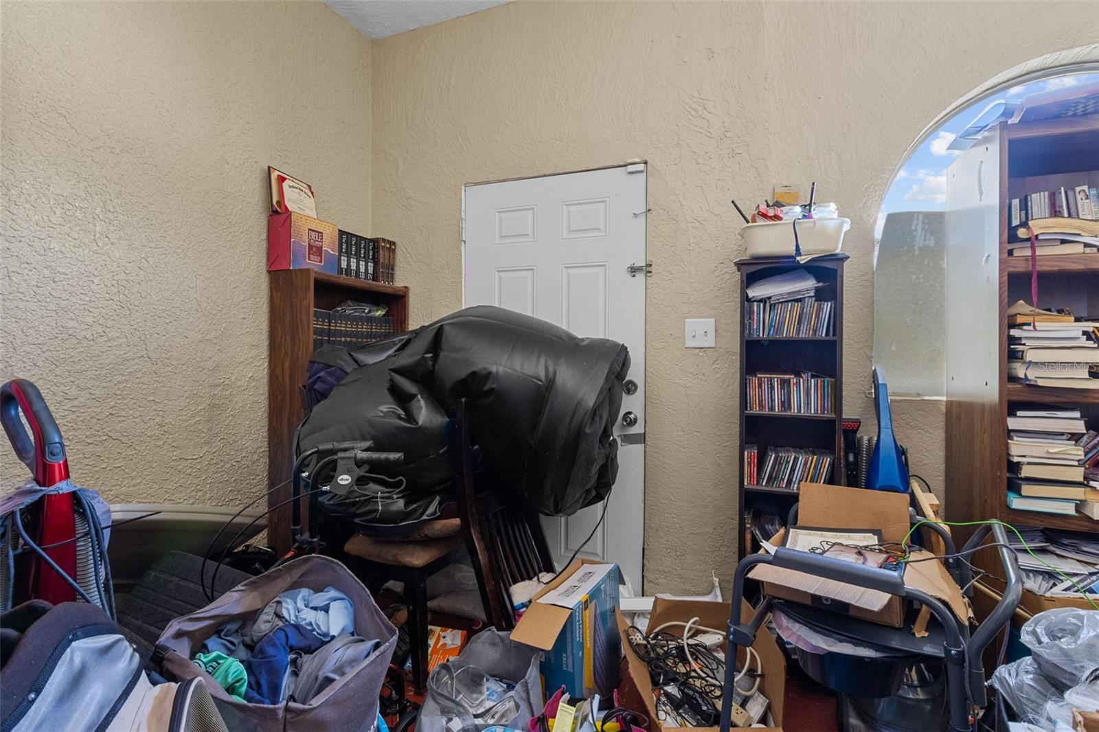 Image 15 of 41 For 1900 17th Street S