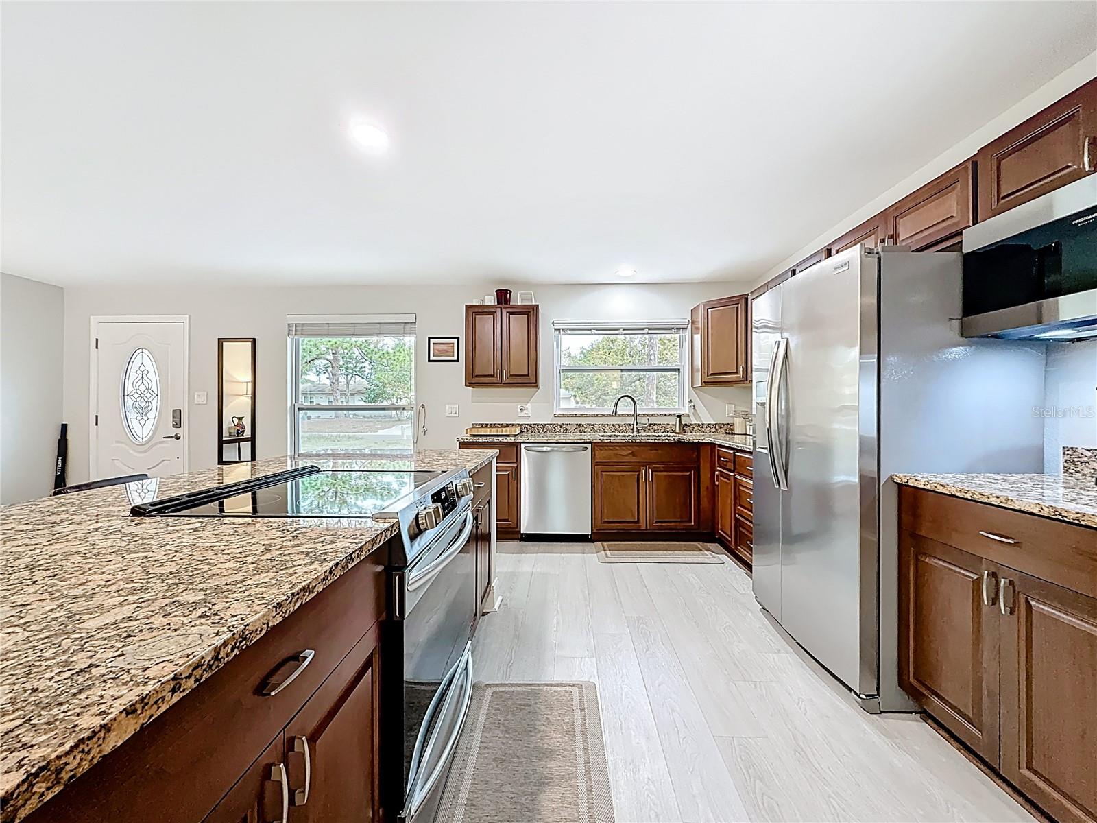 Image 11 of 77 For 2400 Granada Circle W