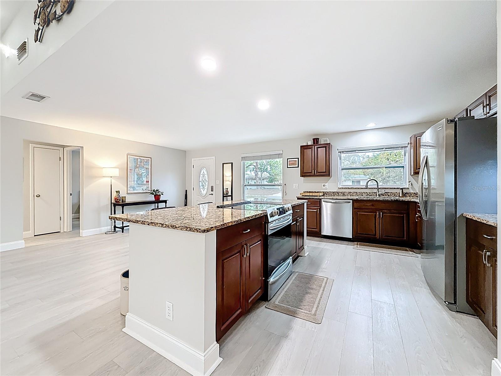 Image 12 of 77 For 2400 Granada Circle W